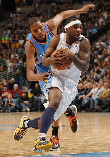 全国冠军艰辛谋生路：户口成拦路虎 出路在哪（全国冠军艰难谋生：户口成阻碍，路在何方？）