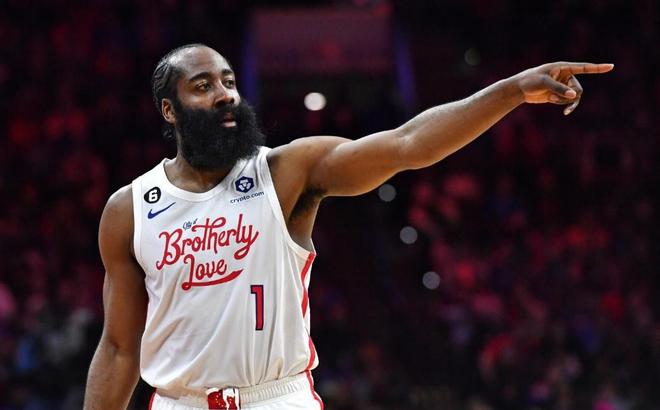 图片报：法兰克福队医私下为对手球员治疗，现已被开除（图片报称，法兰克福队医为对方球员私下看伤，已遭解雇）