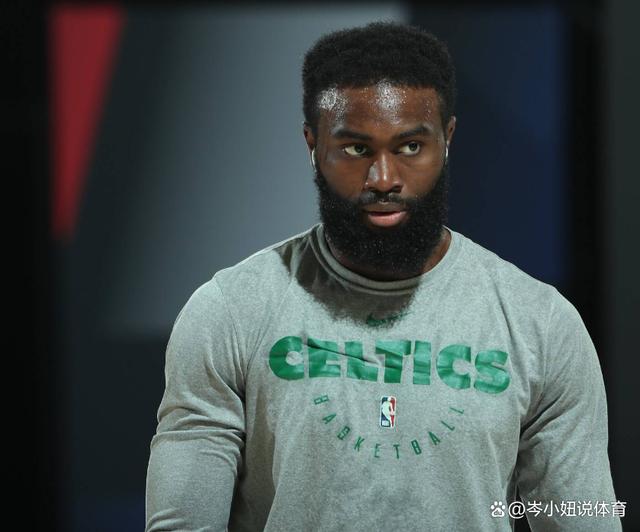 意媒：国米可以启用青训小将卡马特，以应对邓弗里斯伤缺情况（意媒：邓弗里斯伤缺，国米或启用青训小将卡马特顶替）