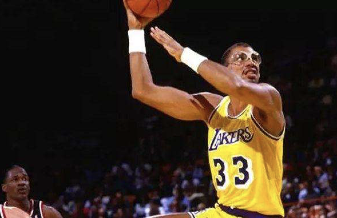 再见！大连外援社媒发文自宣离队，曾效力阿贾克斯，两队友送祝福（告别大连！外援社媒宣布离队，曾效力阿贾克斯，两位队友送上祝福）