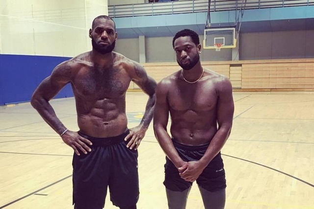 李霄鹏：海牛队11月8日重新集结，计划去上海踢一场热身赛（李霄鹏：海牛队11月8日再集结，拟赴上海进行一场热身赛）