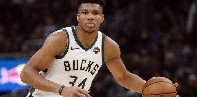 打入一球，费尔明当选巴萨回归诺坎普首战全场最佳球员（费尔明破门，荣膺巴萨重返诺坎普首战全场最佳）