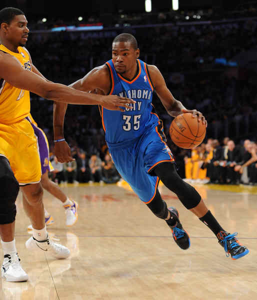 杜兰特关键补篮赢下比赛（杜兰特关键补篮助球队取胜）